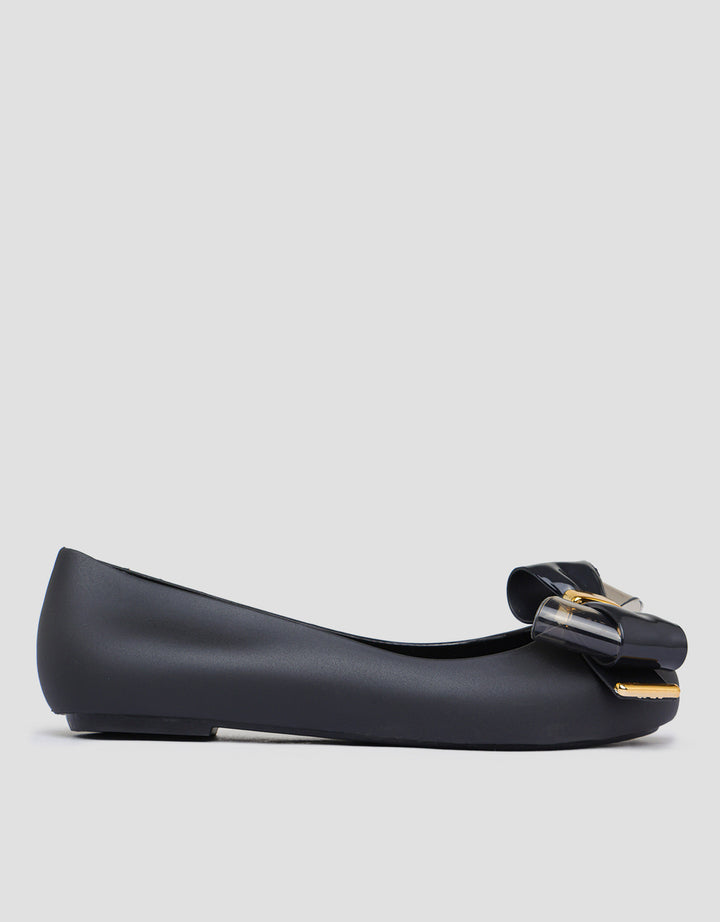 Yongki Komaladi Flower Brooch Sepatu Flat Wanita