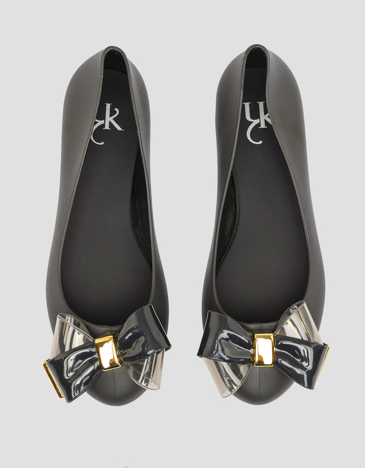 Yongki Komaladi Flower Brooch Sepatu Flat Wanita