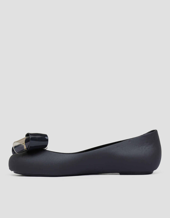 Yongki Komaladi Flower Brooch Women's Flat Shoes