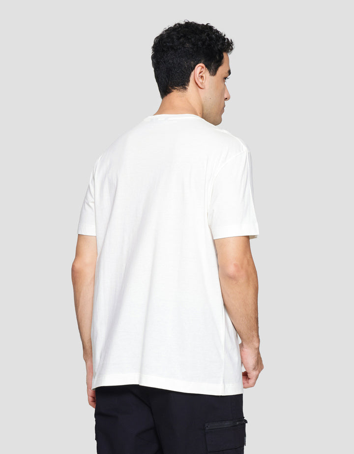 Cole Graphic Hd Breathe Kaos Lengan Pendek Pria