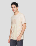Cole Graphic Gradation Lines Print Kaos Lengan Pendek Pria