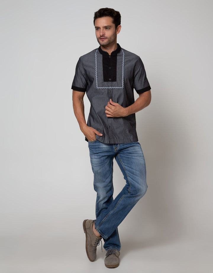 Cardinal Jeans Kemeja Koko Lengan Pendek Cubes Print