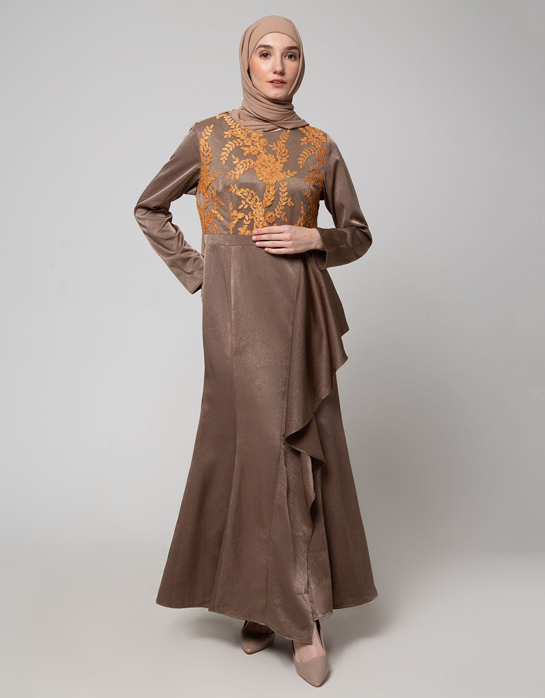 Cardinal Femme Brukat Detail Gamis Wanita