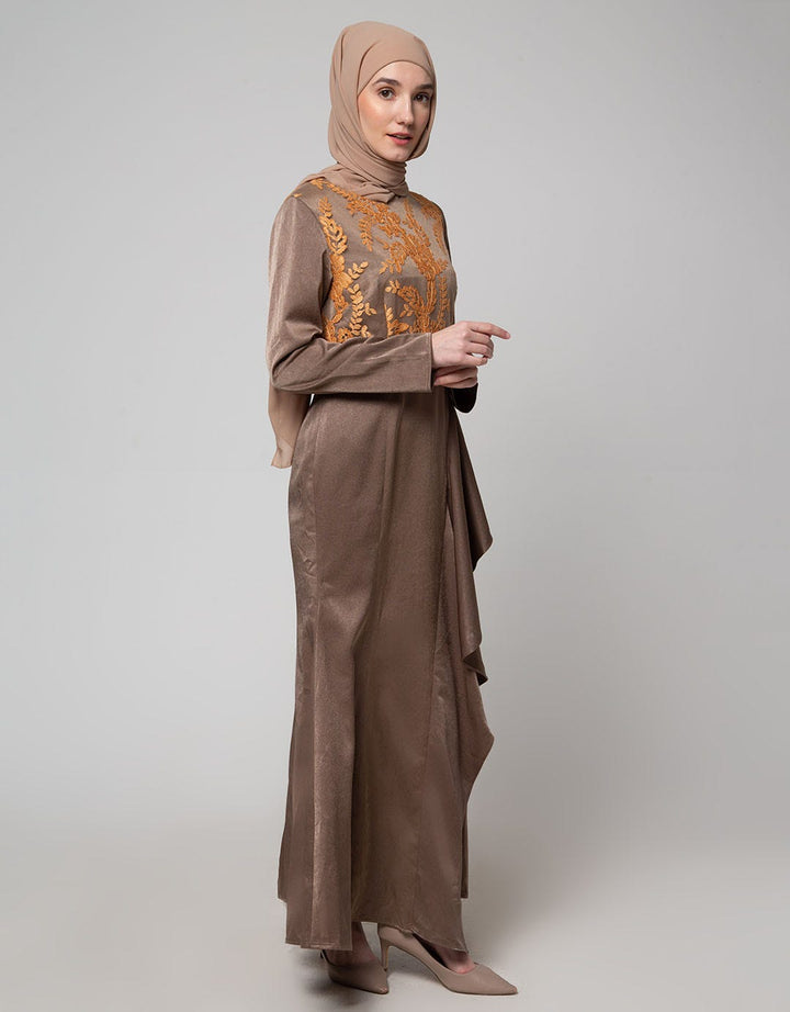 Cardinal Femme Brukat Detail Gamis Wanita