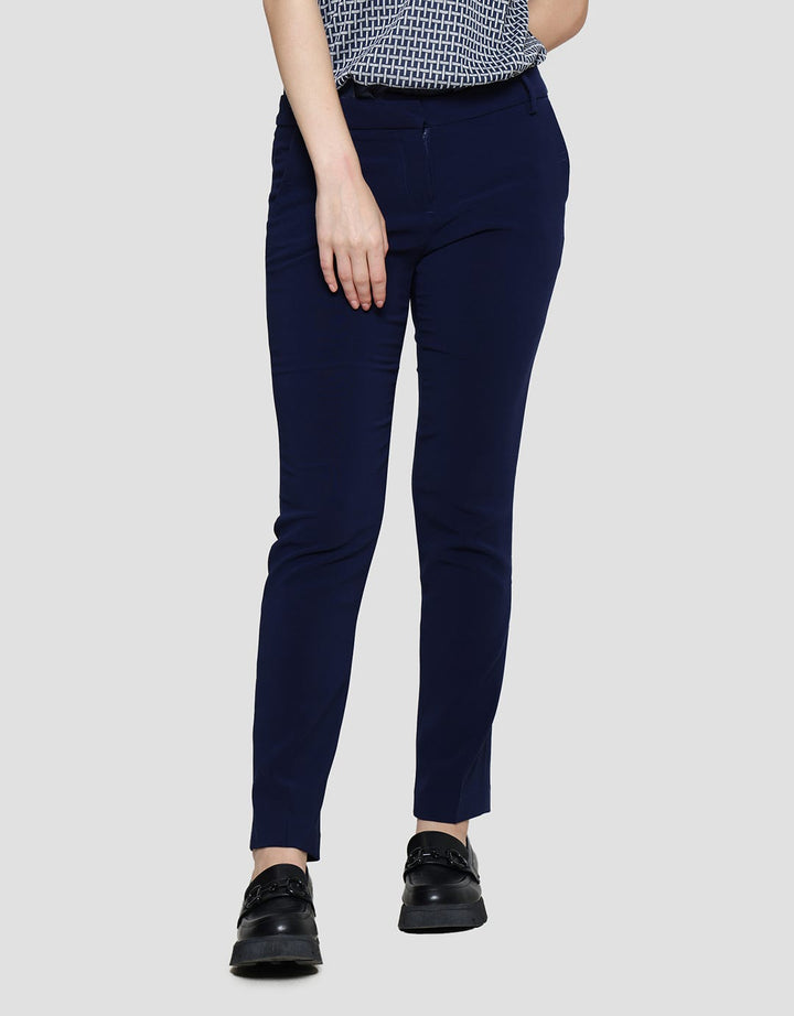 Cardinal Femme Plain Look With Belt Loops Celana Slimfit Wanita