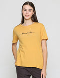 Cardinal Love Me Harder Print Kaos Casual Wanita