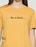 Cardinal Love Me Harder Print Kaos Casual Wanita
