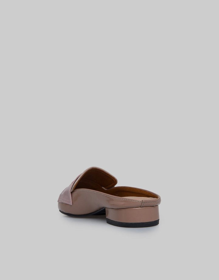 Yongki Komaladi Mules Zelo Sandal Wanita