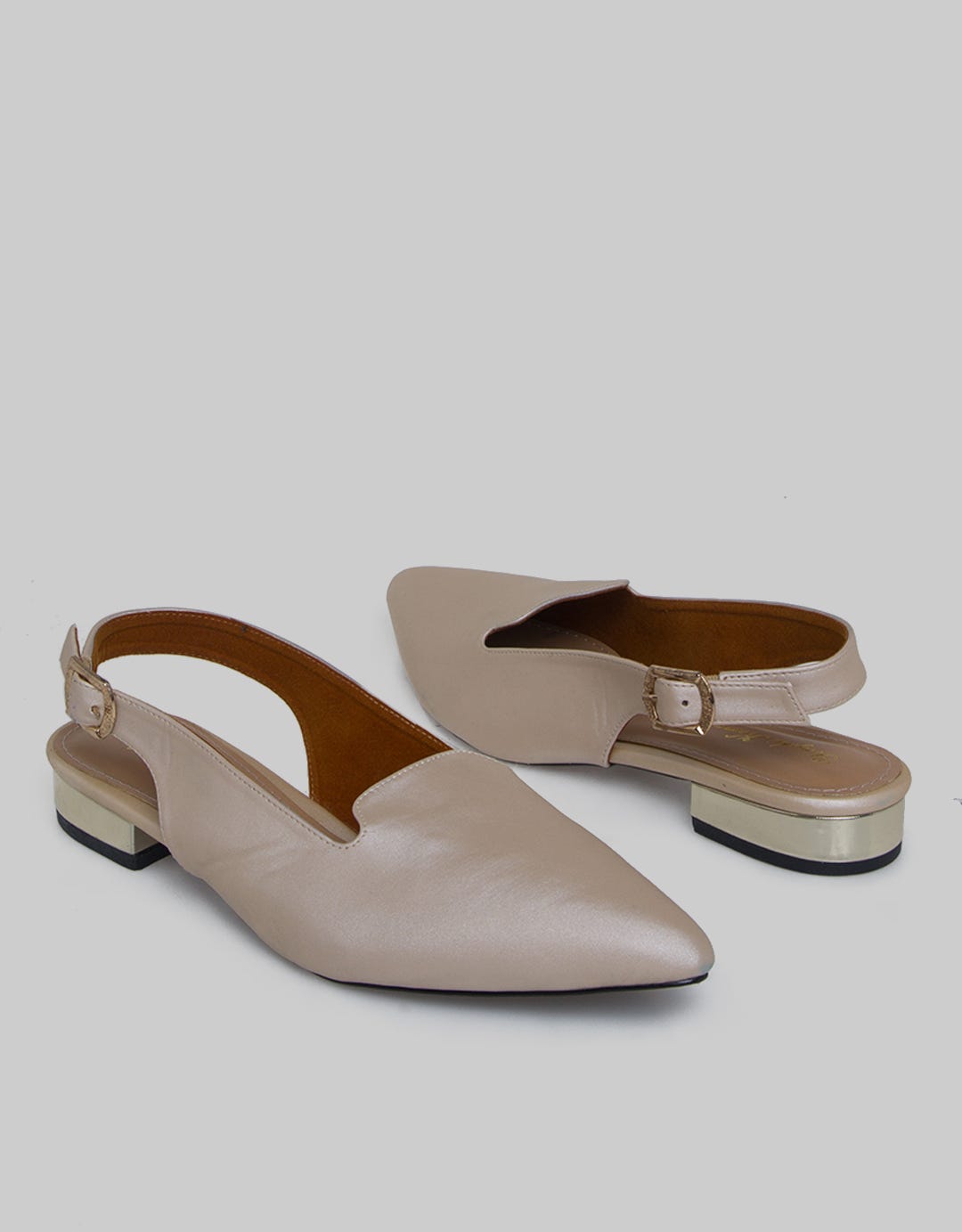 Yongki Komaladi Zelo Pointed Women's Shoes