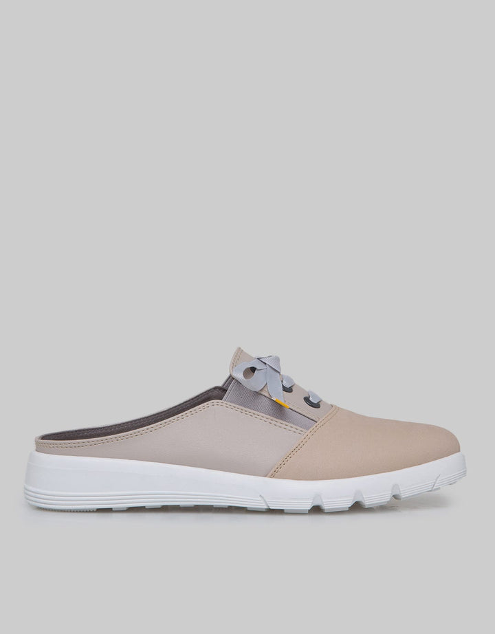 Yongki Komaladi Open Back Shoelace
