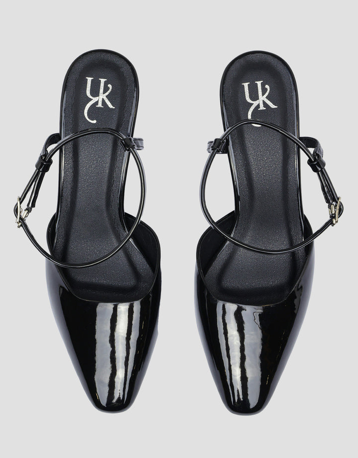 Yongki Komaladi Ankle Strap With Buckle Heels Wanita