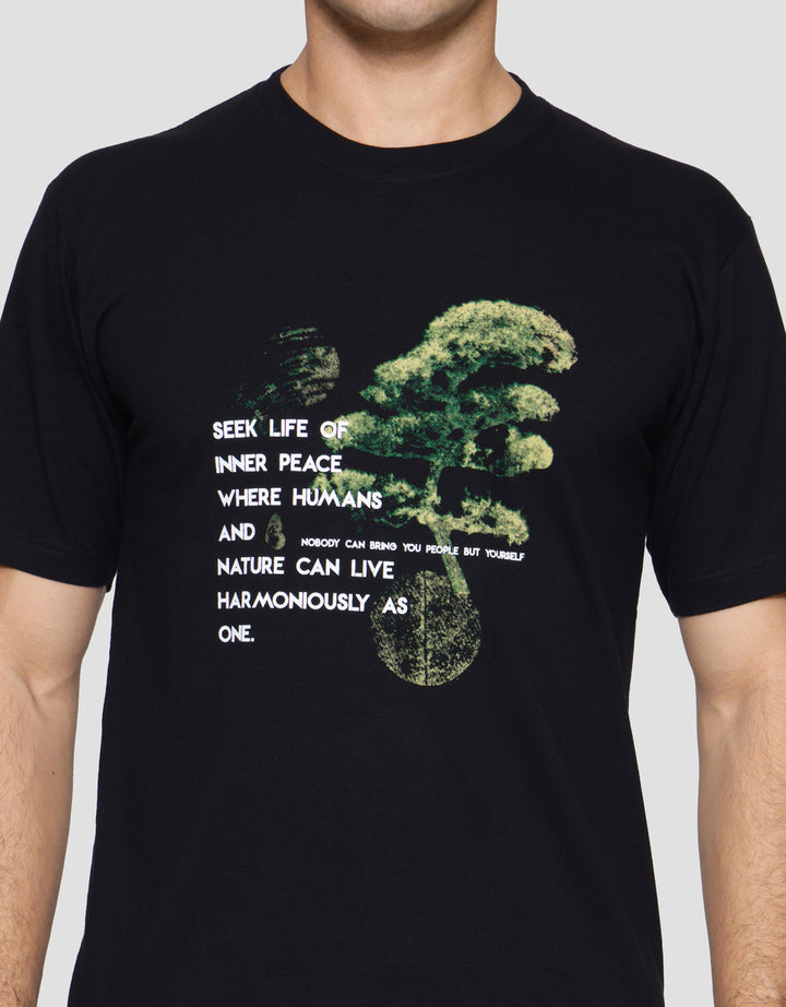 T Zone Print Geographic Mark 2 Nature Kaos Lengan Pendek Pria
