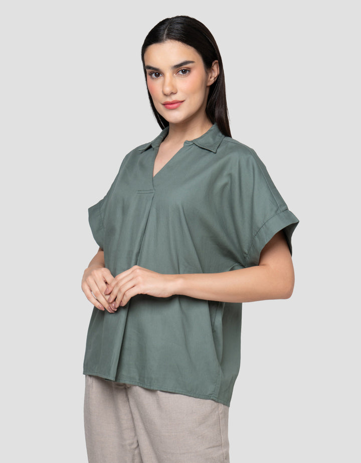 Cardinal Girl V-Neck Kemeja Wanita
