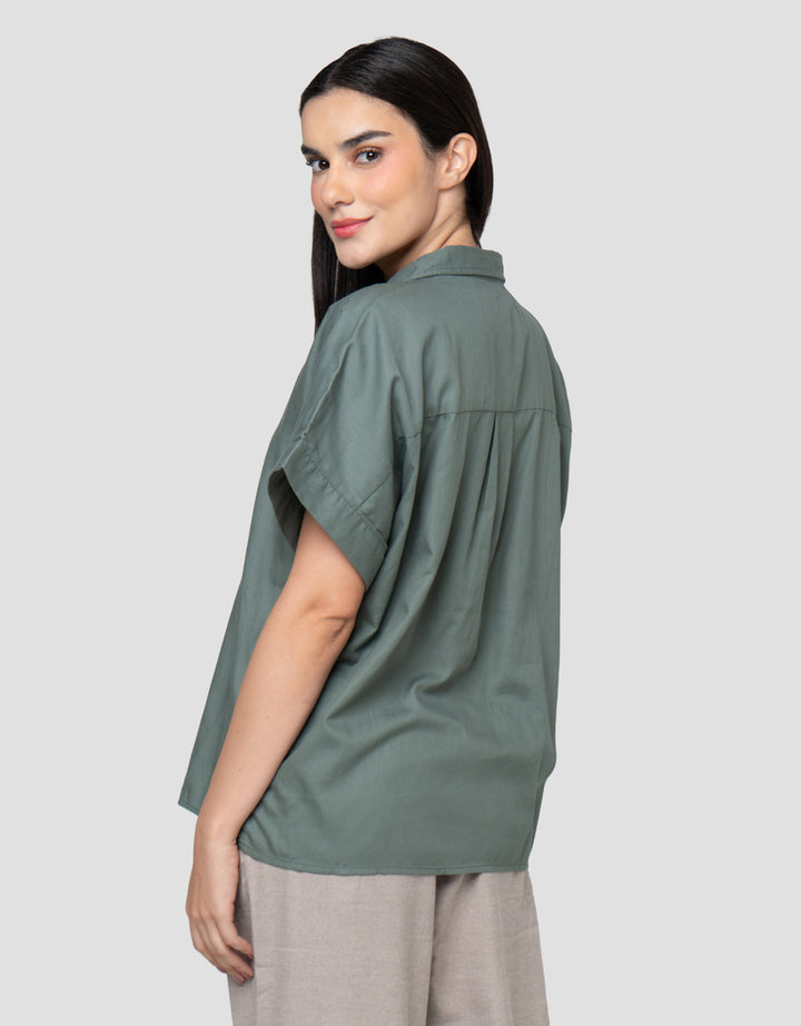 Cardinal Girl V-Neck Kemeja Wanita
