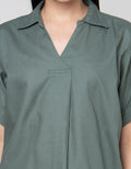 Cardinal Girl V-Neck Kemeja Wanita