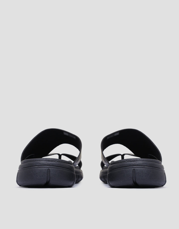 Yongki Komaladi Cross Straps Sandal Pria