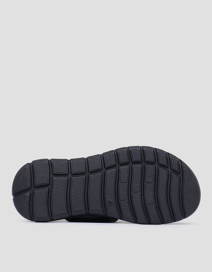 Yongki Komaladi Cross Straps Sandal Pria