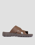 Yongki Komaladi Cross Straps Sandal Pria