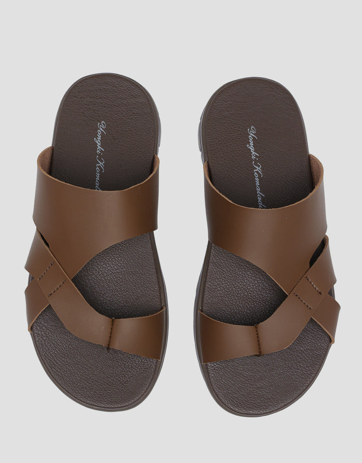 Yongki Komaladi Cross Straps Sandal Pria