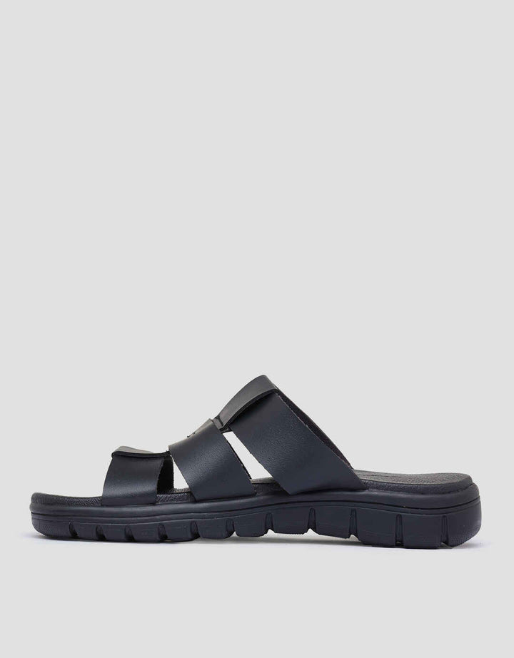 Yongki Komaladi Cubes Sandal Slipper Pria