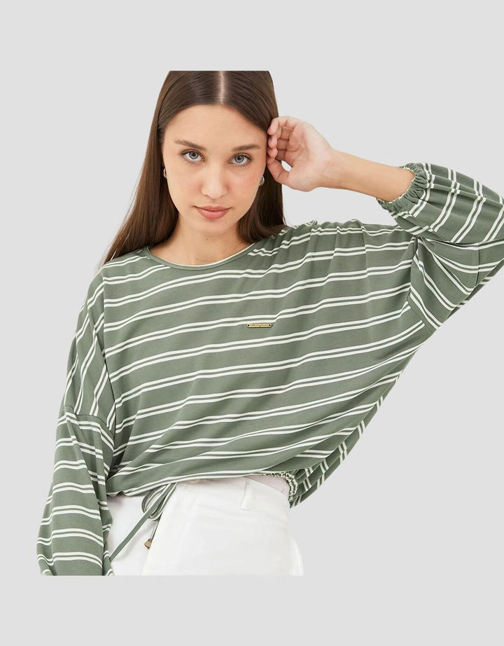 Graphis Atasan Garis Ganda Wanita