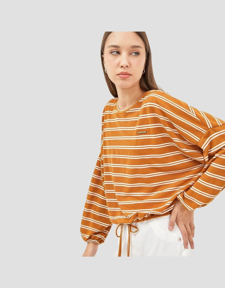 Graphis Atasan Garis Ganda Wanita