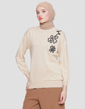 Annisa Flower Applique Sweater Wanita