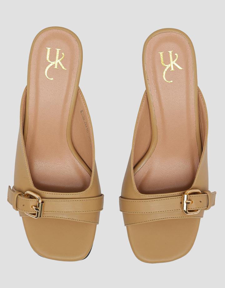 Yongki Komaladi Buckle Look Heels Wanita