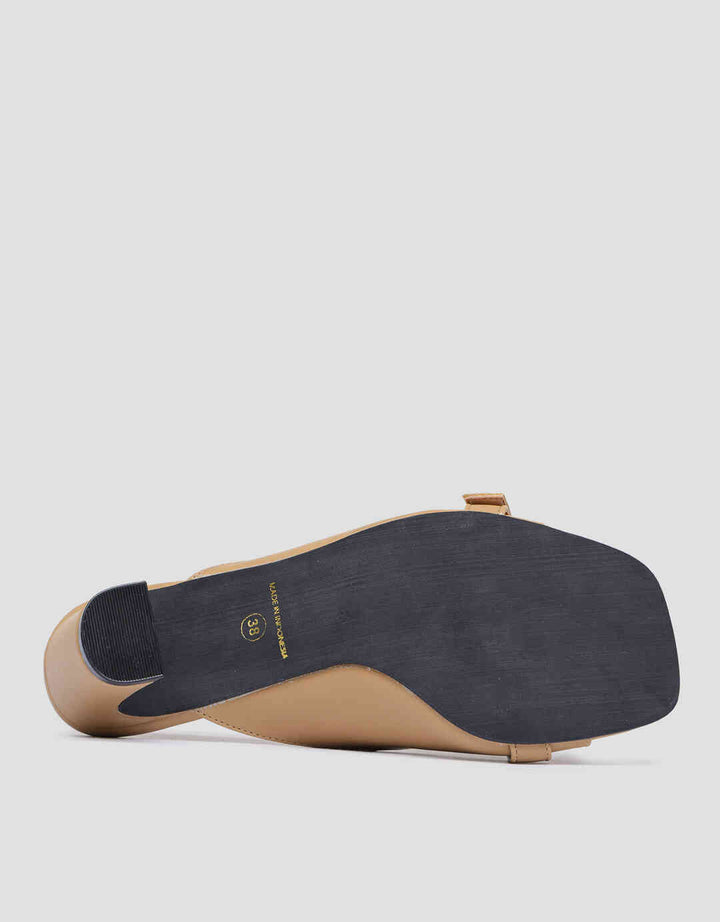 Yongki Komaladi Buckle Look Heels Wanita