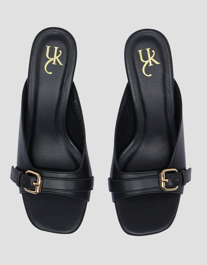 Yongki Komaladi Buckle Look Heels Wanita