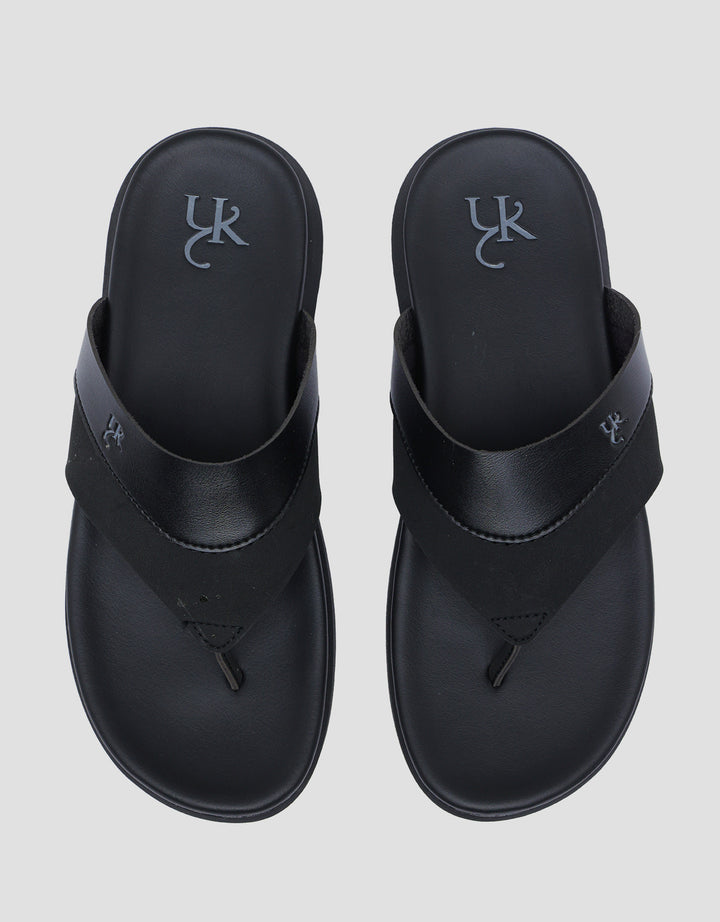 Yongki Komaladi Y-Strap Detail Sandal Pria