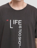Cardinal Jeans Life Print Kaos Lengan Pendek Pria
