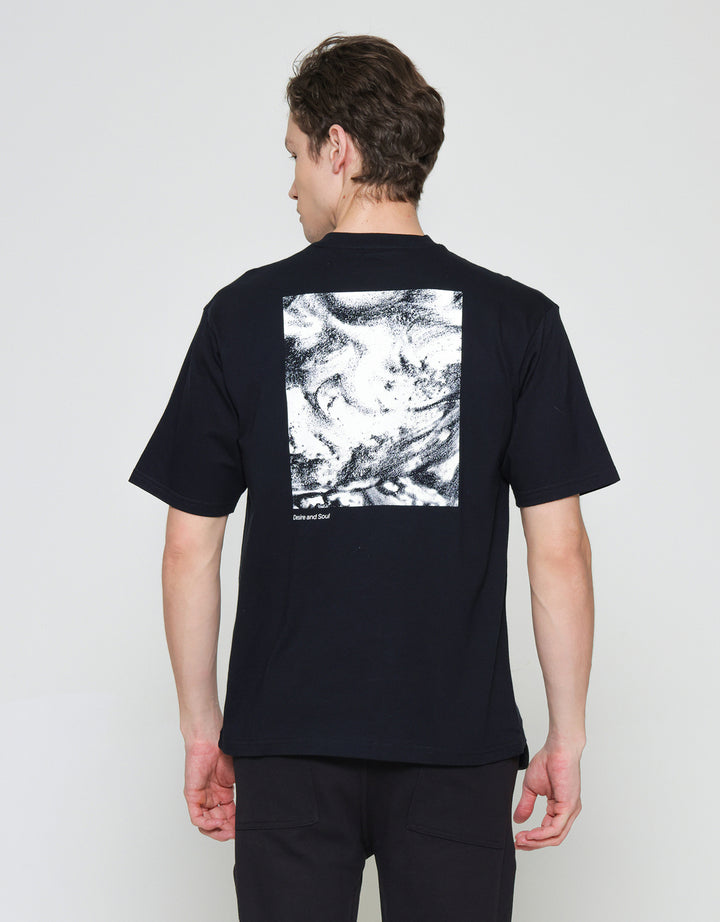 ZES Photoprint Backprint Dennis Fit Kaos Lengan Pendek Pria TSF102