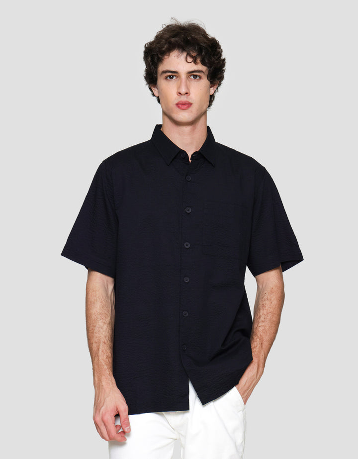 Cole Solid Sheersuckers Kemeja Pria