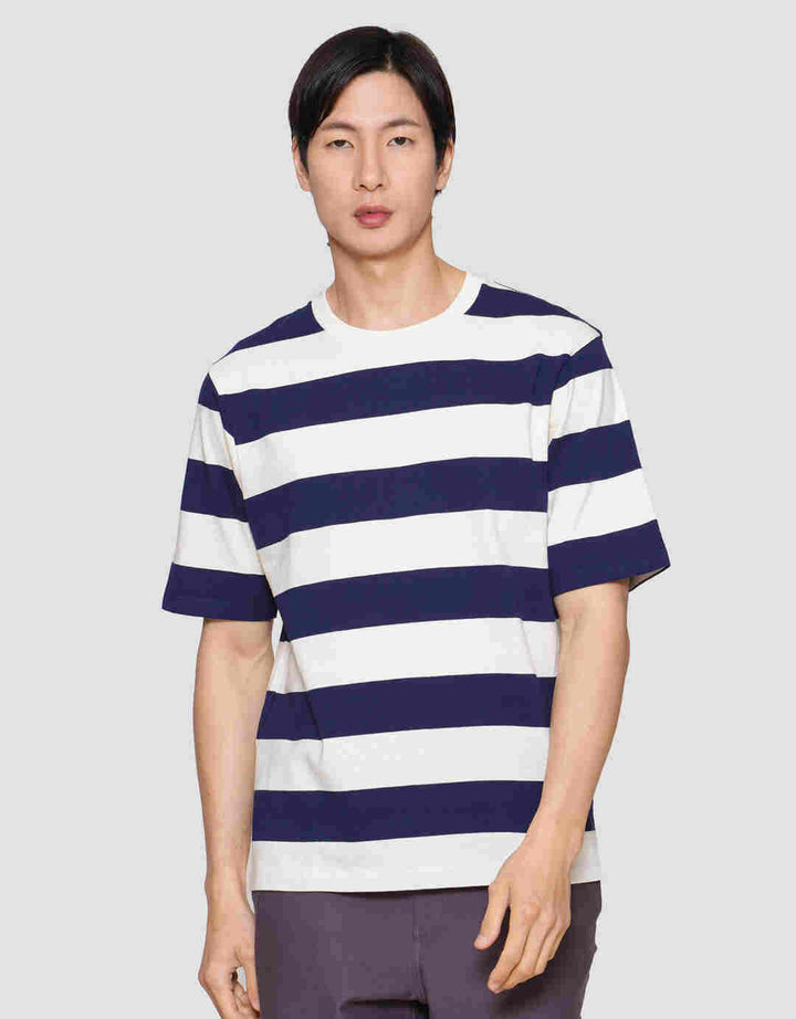 Suko Garis Rugby Stripe Kerah Bulat Kaos Oversized Pria
