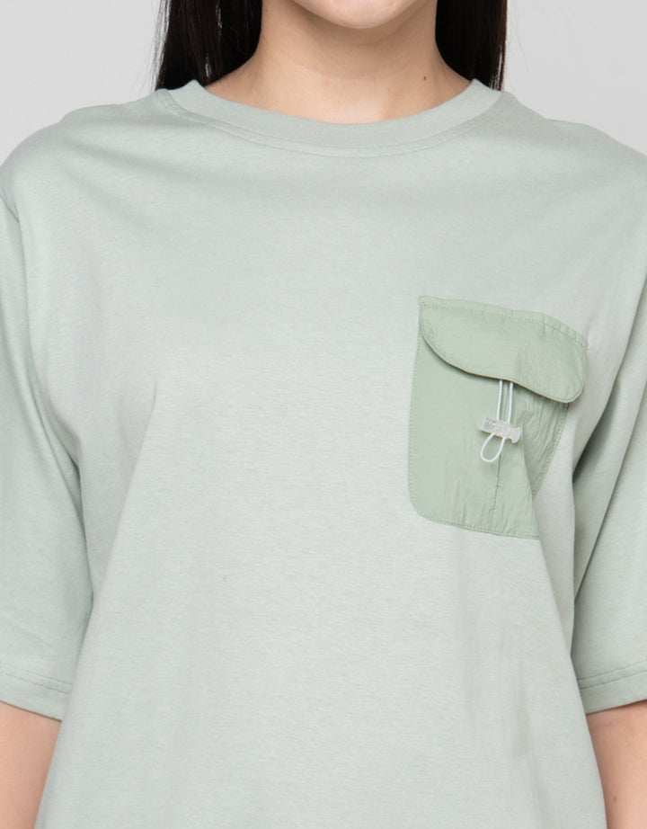 Cardinal Girl Pocket Kaos Wanita