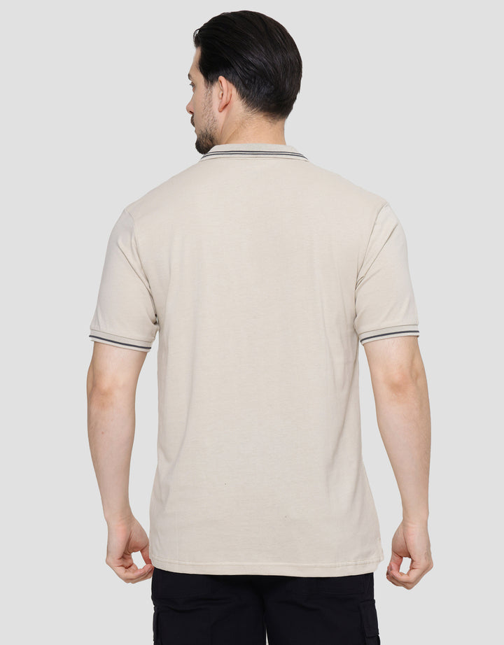 Nevada Jersey Solid Kaus Kerah Pria