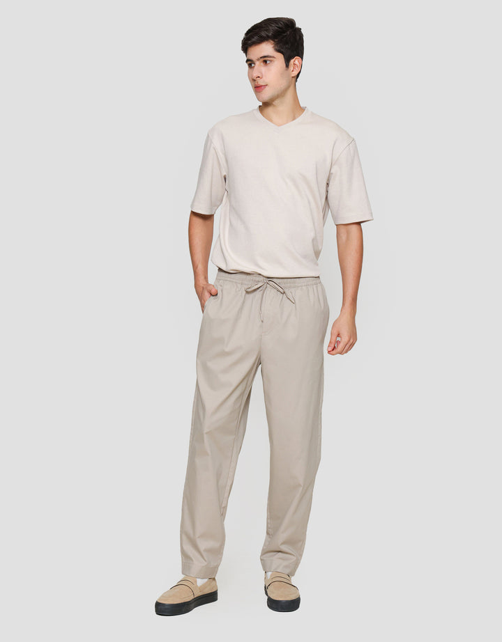 Suko Woven Relax Fit Celana Panjang Chinos Pria