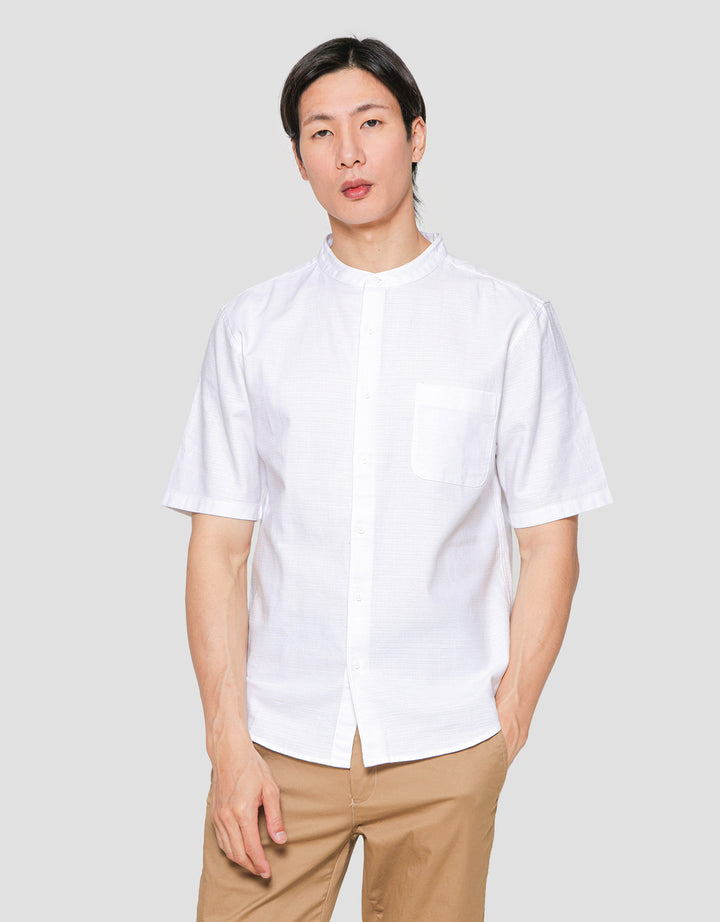 Suko Mandarin Collar Linen Sheer Kerah Tegak Kemeja Pria