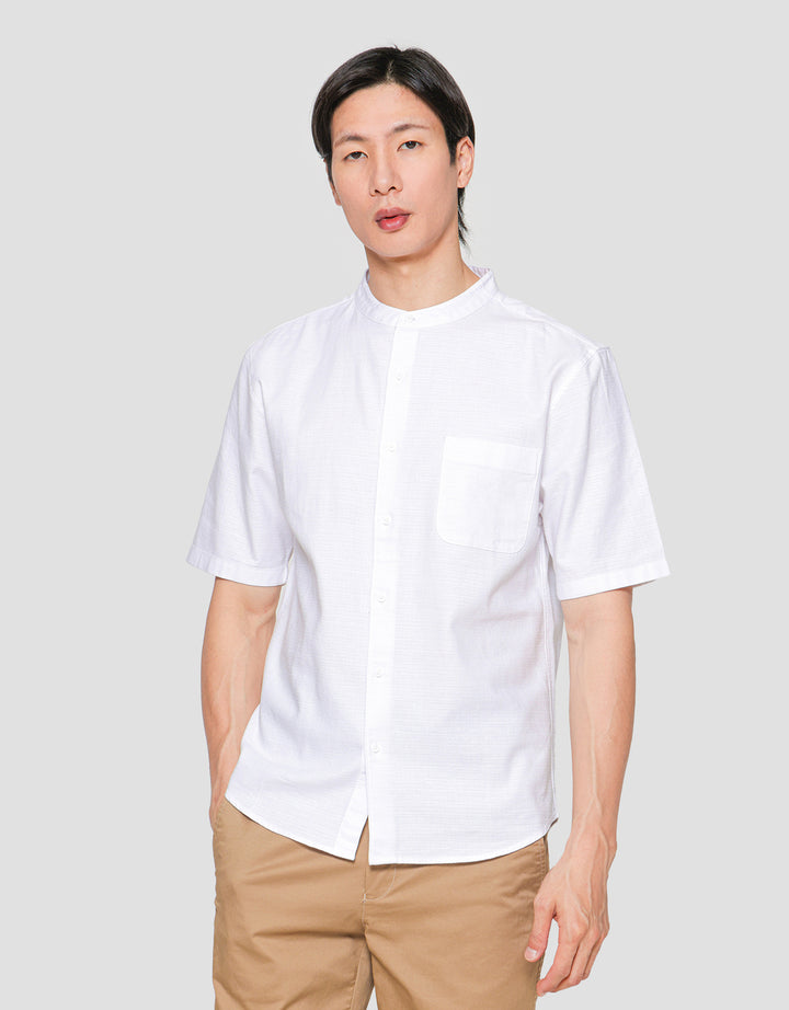 Suko Mandarin Collar Linen Sheer Kerah Tegak Kemeja Pria