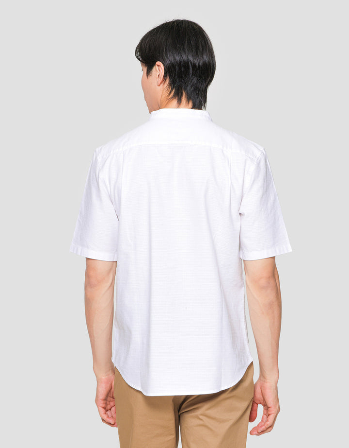 Suko Mandarin Collar Linen Sheer Kerah Tegak Kemeja Pria