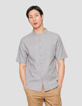 Suko Mandarin Collar Linen Sheer Kerah Tegak Kemeja Pria