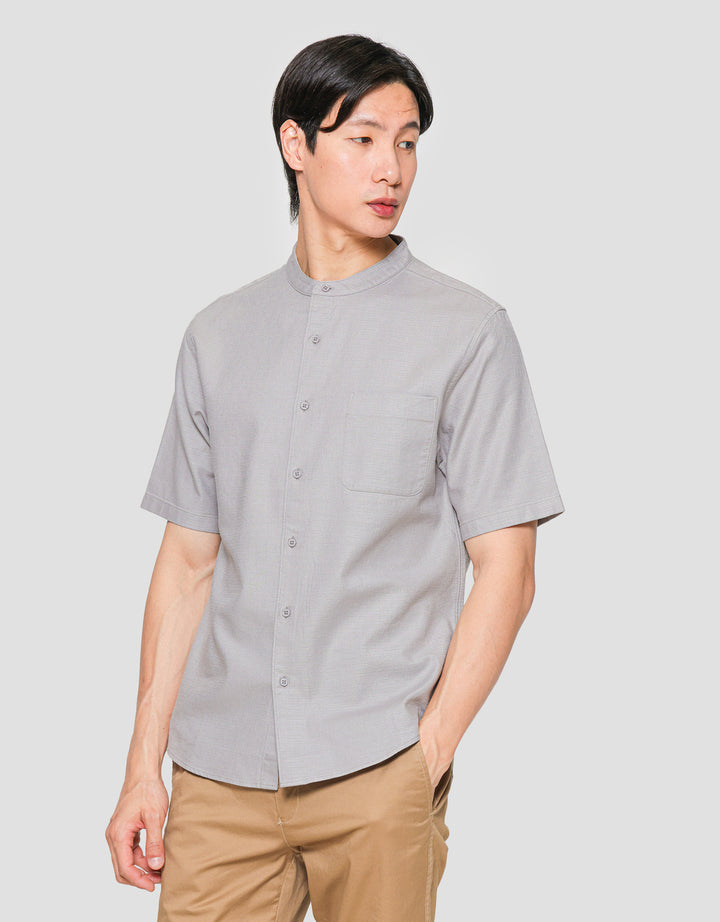 Suko Mandarin Collar Linen Sheer Kerah Tegak Kemeja Pria