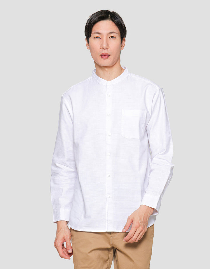 Suko Mandarin Collar Linen Sheer Kerah Tegak Kemeja Pria