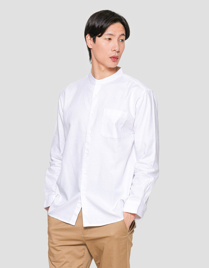 Suko Mandarin Collar Linen Sheer Kerah Tegak Kemeja Pria