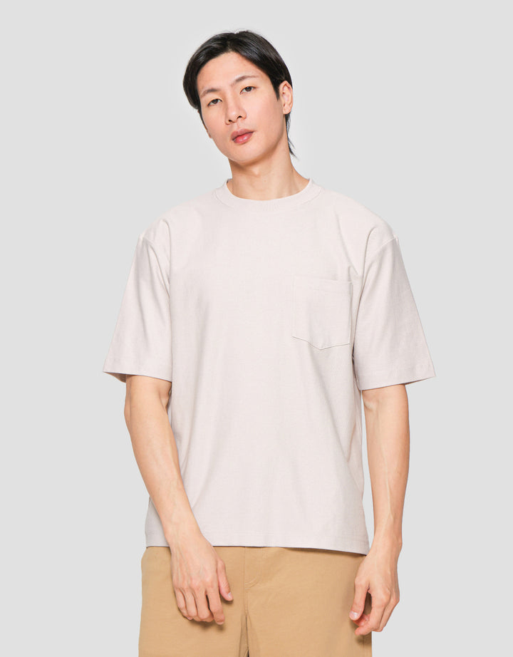 Suko Oversized Pocket Textured Kerah Bulat Kaos Lengan Pendek Pria