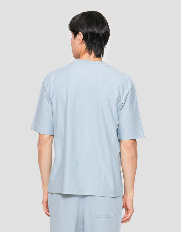 Suko Oversized Pocket Textured Kerah Bulat Kaos Lengan Pendek Pria