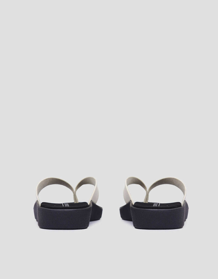 Connexion Sandal Slipper Wanita