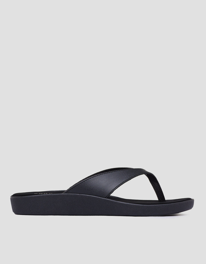 Connexion Sandal Slipper Wanita