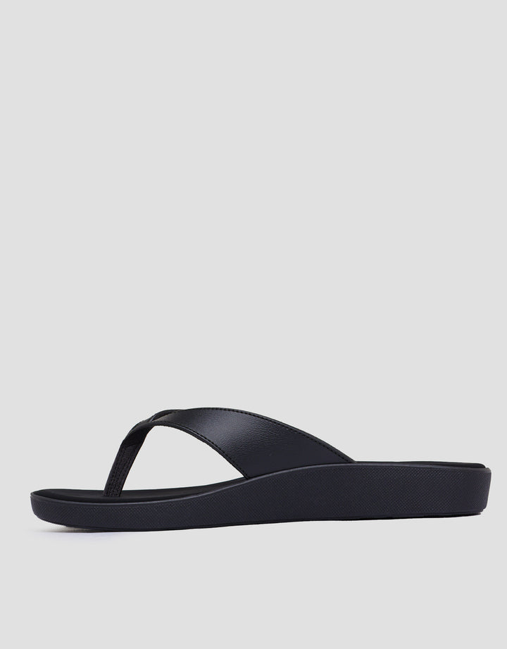 Connexion Sandal Slipper Wanita